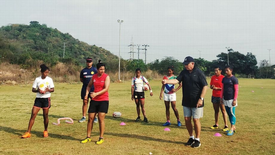 Naas Botha with members of the Indian women’s rugby squad.